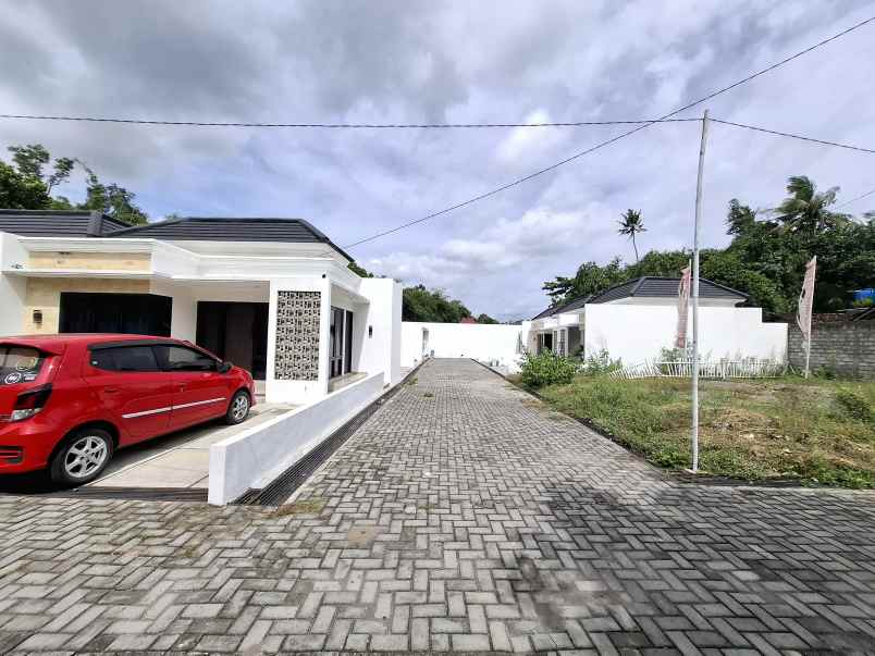 dijual rumah trukan selomartani kalasan