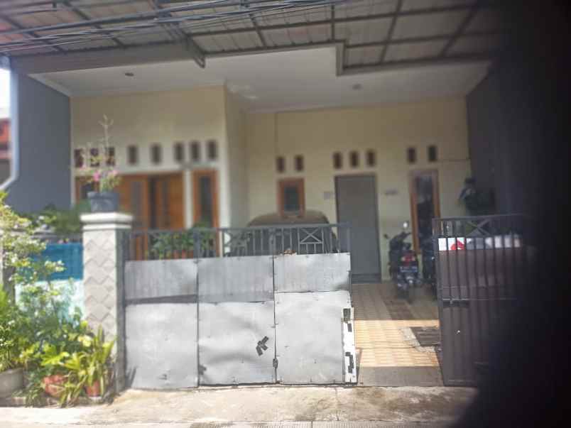 dijual rumah tugu utara