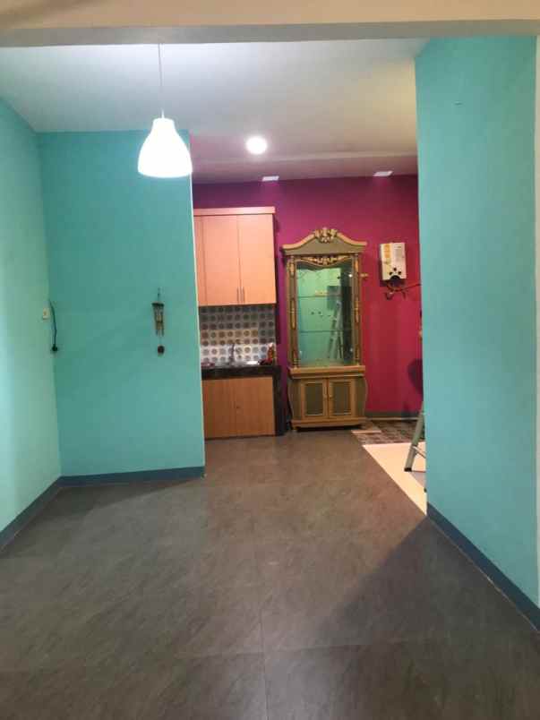 dijual rumah villa casablanca jl muchtar