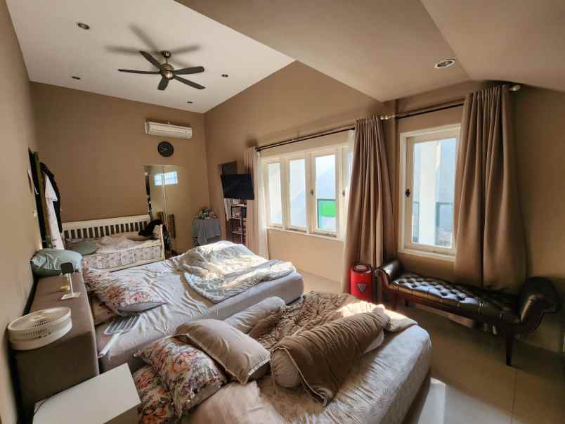 dijual rumah villa cinere mas pisangan