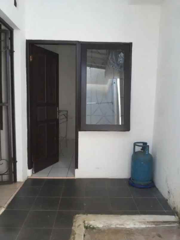 dijual rumah villa dago tol