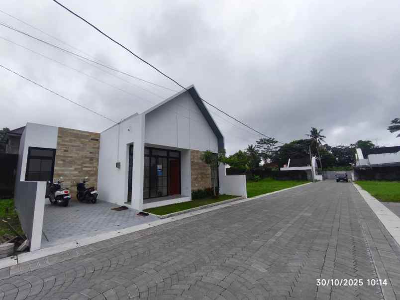 dijual rumah wedomartani ngemplak