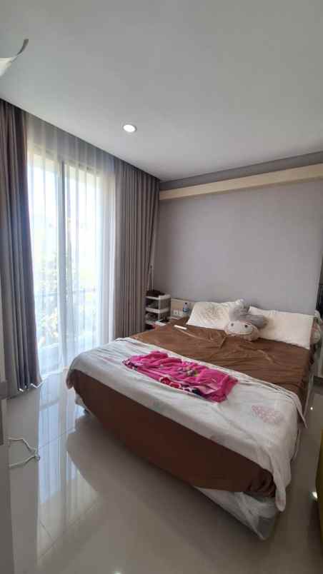 dijual rumah west central citraland