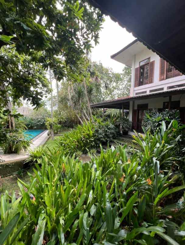 dijual tanah belakang terminal ubung