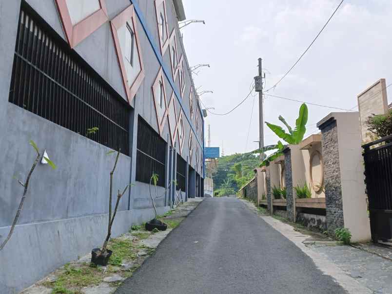 dijual tanah ngesrep timur