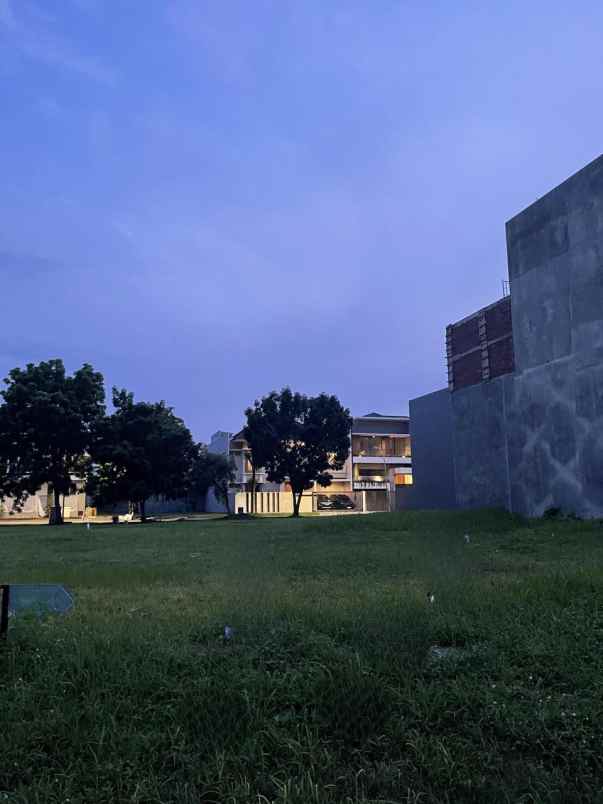 dijual tanah pakuwon indah imperial