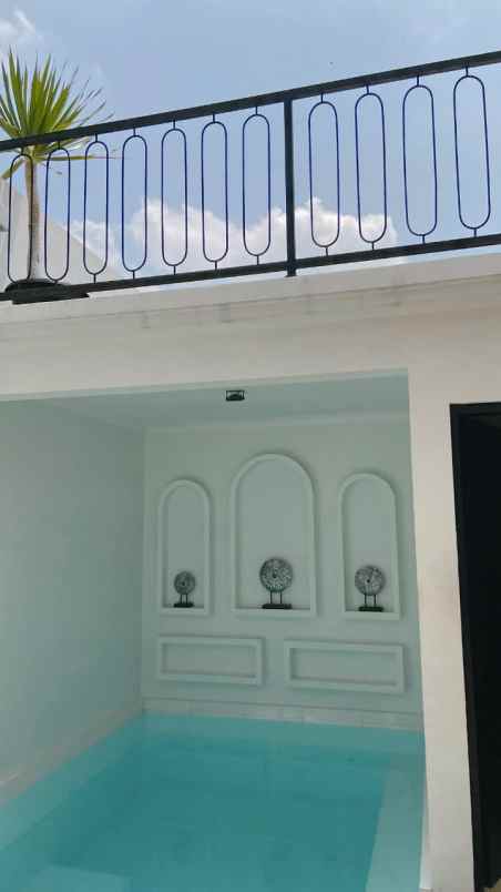 dijual villa dayu jalan damai