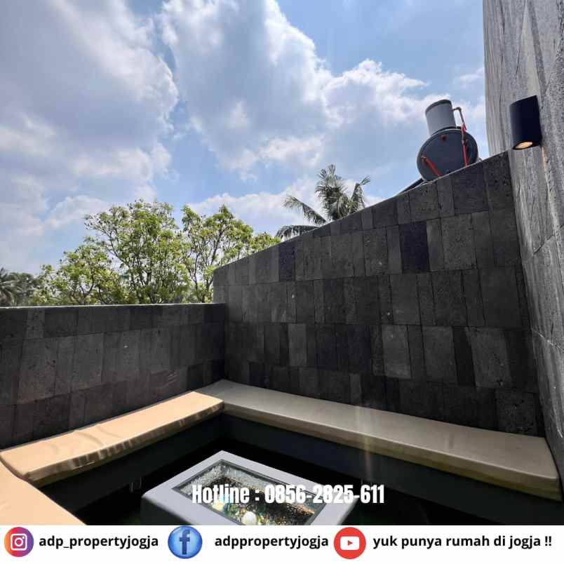 dijual villa pandowoharjo sleman