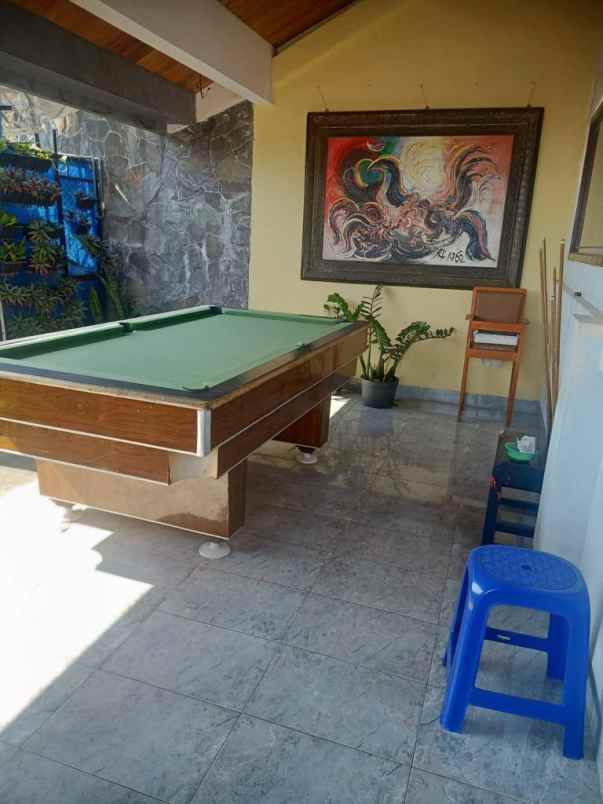 dijual villa second di kota batu