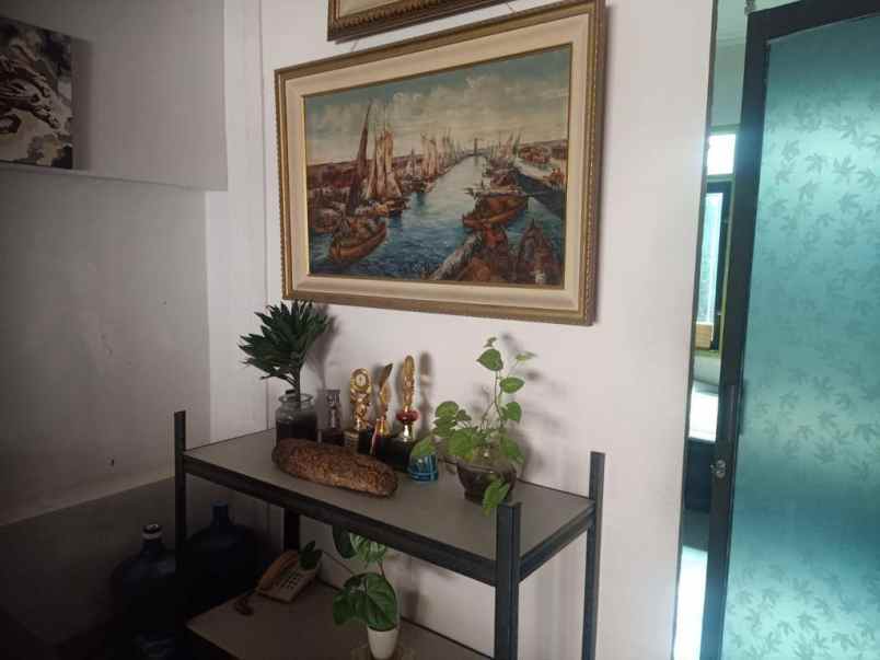 dijual villa second di kota batu