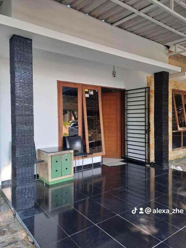 dijuwal rumah 2 lt dibawah njop perum pandanaran hills