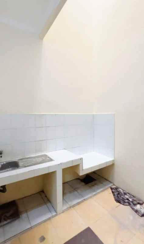 disewakan ruko siap pakai di raya mulyosari