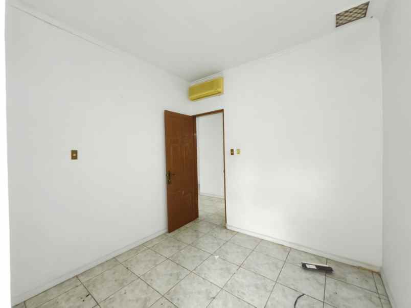 disewakan rumah 1 tingkat komplek cemara asri