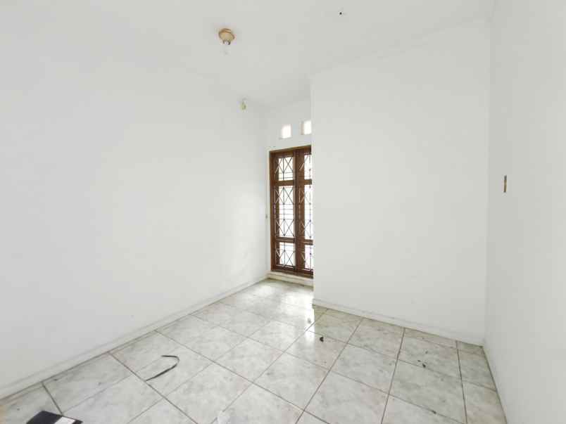 disewakan rumah 1 tingkat komplek cemara asri