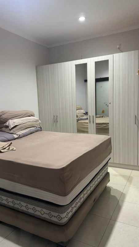 disewakan rumah bintaro sektor 9 semi furnished
