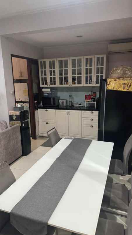 disewakan rumah bintaro sektor 9 semi furnished