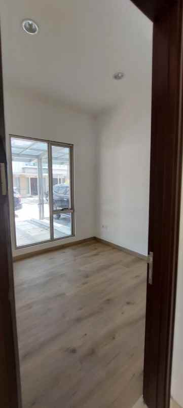 disewakan rumah golf island pik