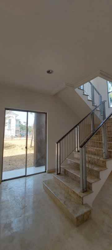 disewakan rumah golf island pik