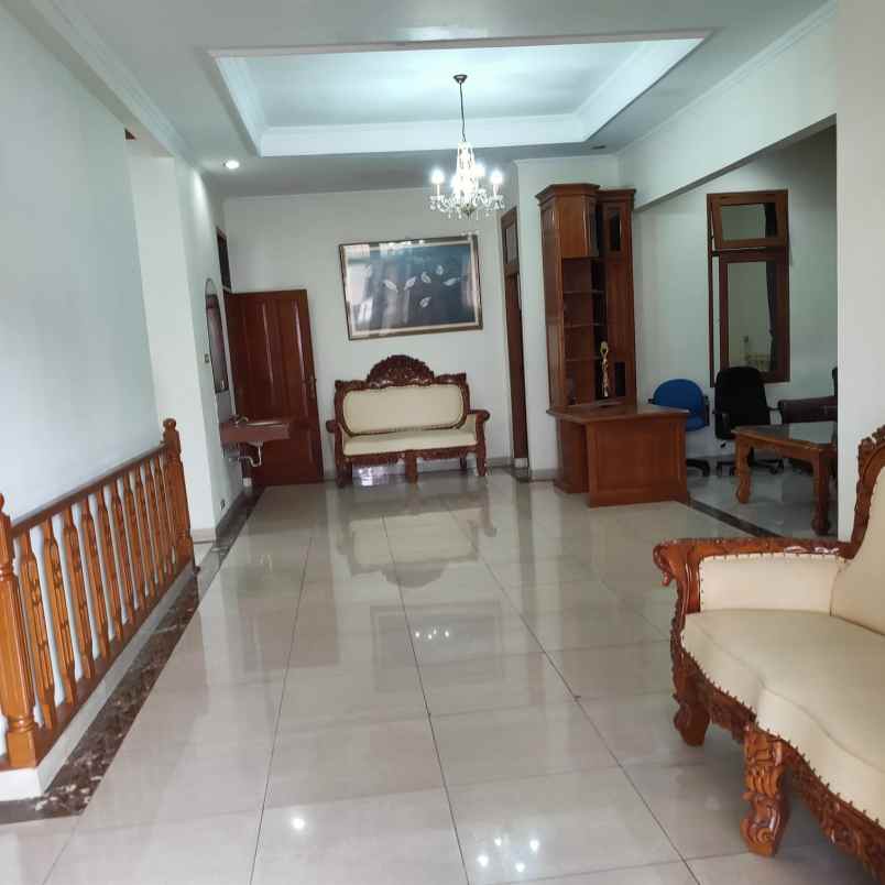 disewakan rumah kayu putih pulo gadung