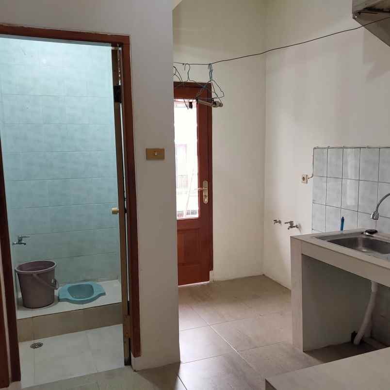 disewakan rumah kayu putih pulo gadung