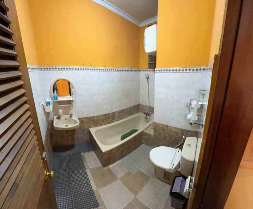 disewakan rumah komplek kawaluyaan indah