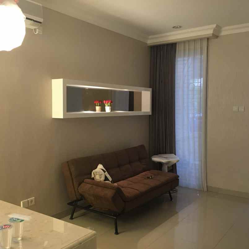 disewakan rumah pakuwon city