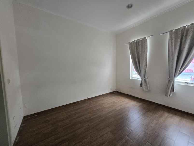 disewakan rumah suvarna sutera tangerang