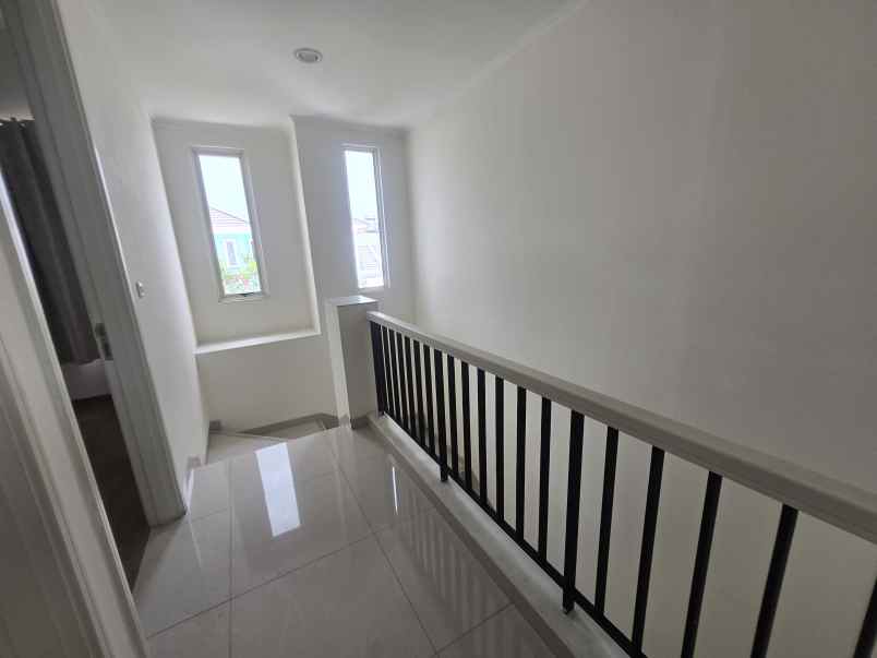 disewakan rumah suvarna sutera tangerang