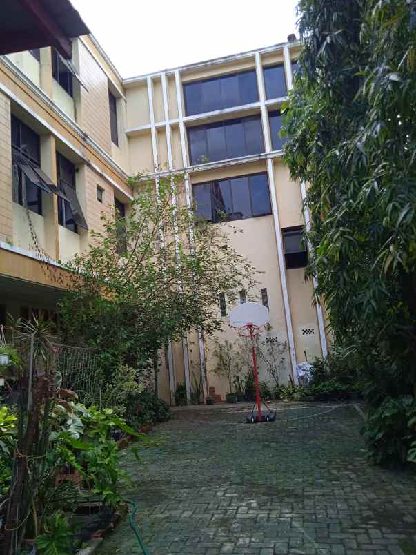 gedung perkantoran lokasi strategis di way halim