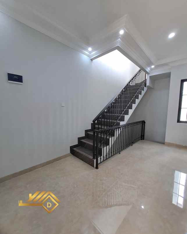 jual rumah 900 juta nempel jagakarsa