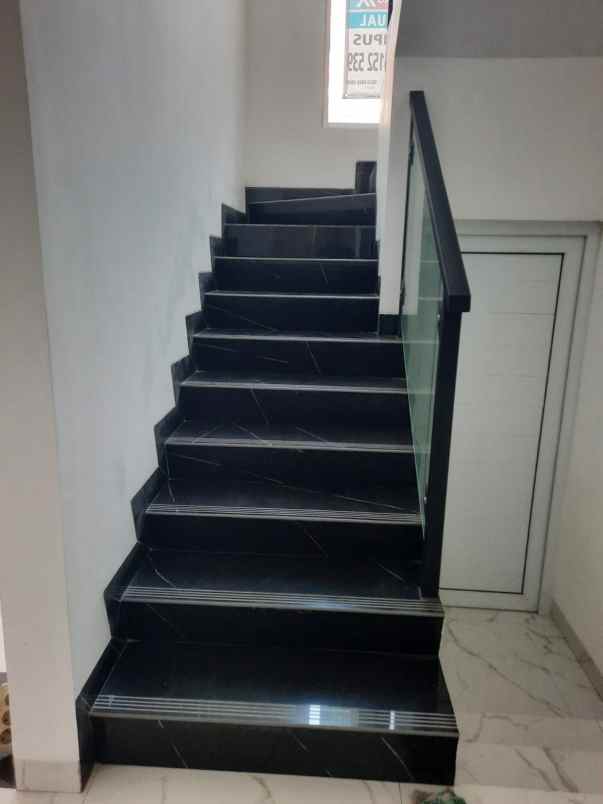 jual rumah golf lake residence jak bar