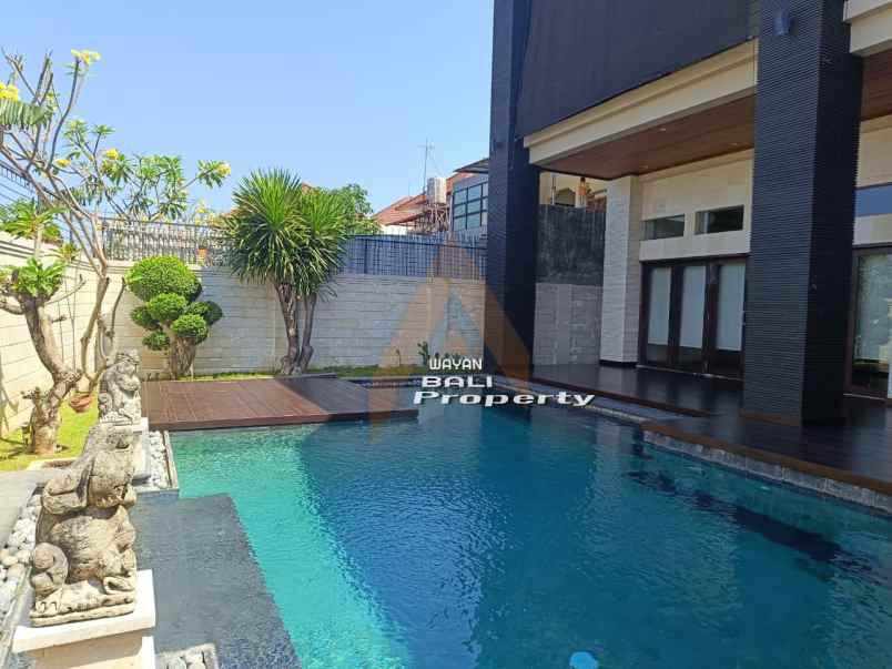 jual rumah mewah full furnished di renon