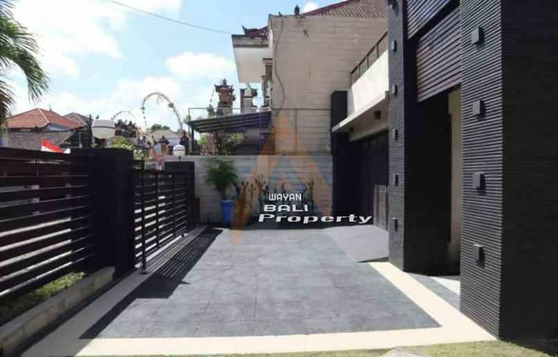 jual rumah mewah full furnished di renon