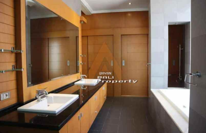 jual rumah mewah full furnished di renon