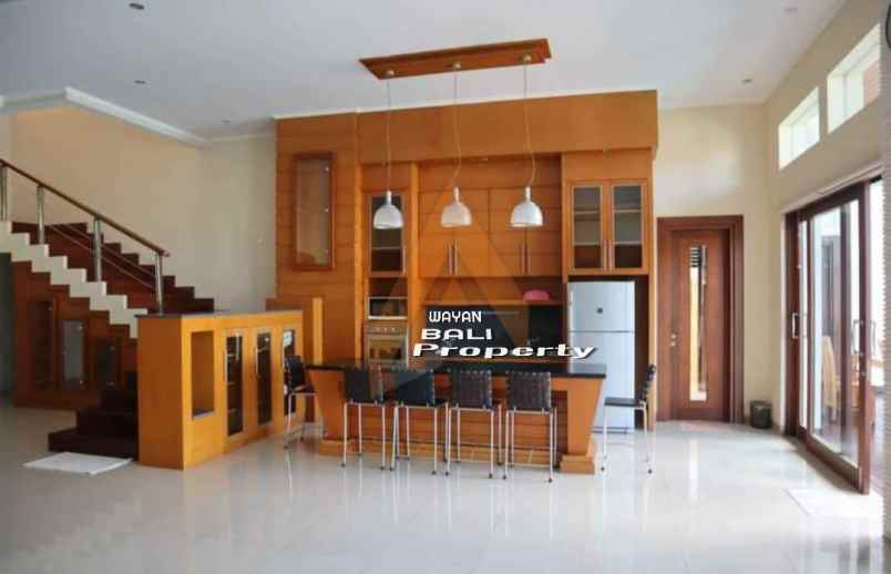 jual rumah mewah full furnished di renon