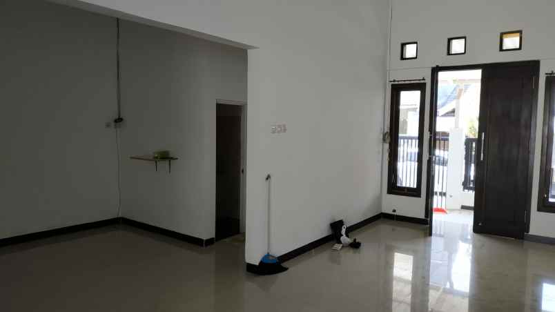 manyar jaya rumah sudah renov siap huni