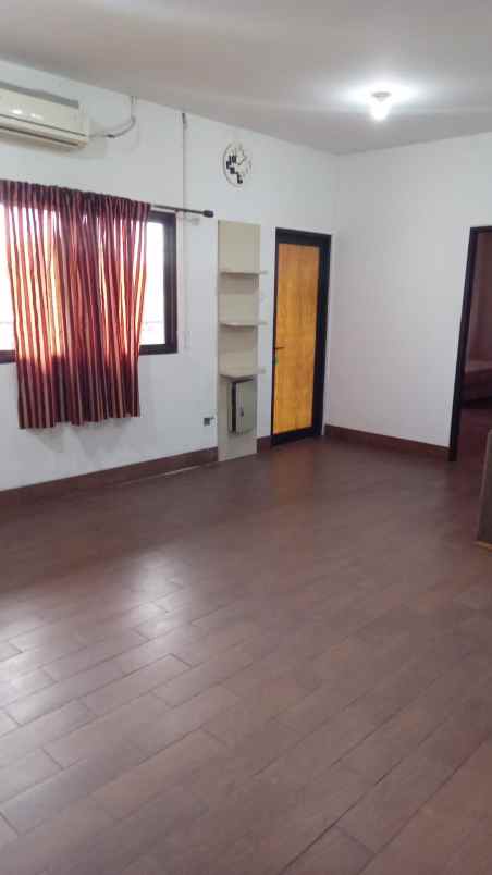 pabrik ex central kitchen carl s junior