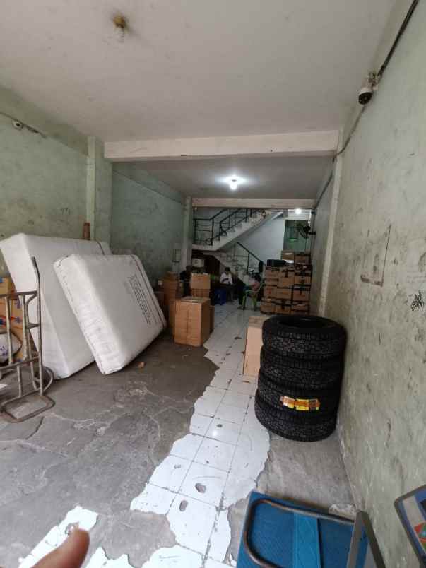 ruko 3 1 2 lantai pengampon square hadap barat