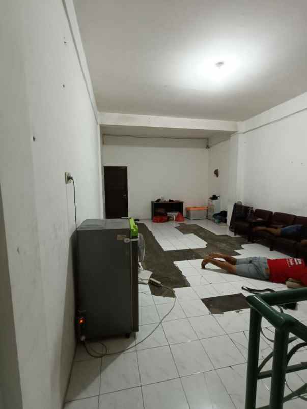 ruko 3 1 2 lantai pengampon square hadap barat