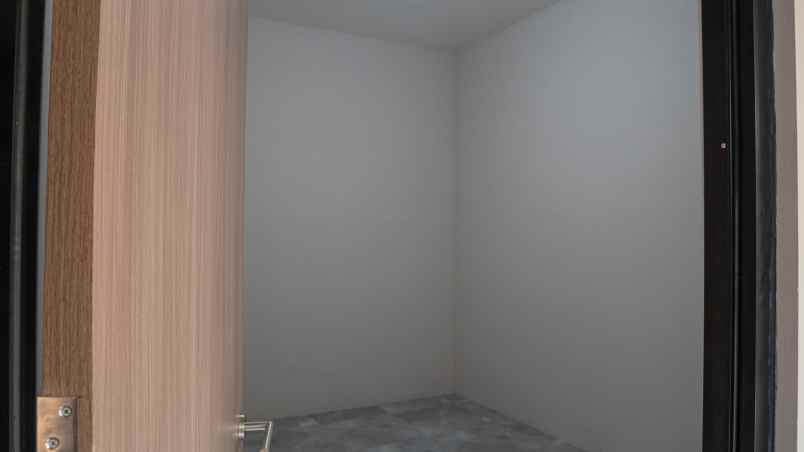 ruko 3 lantai siap pakai dekat bintaro bsd