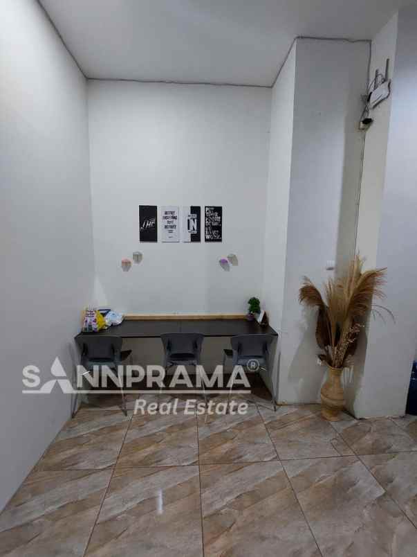 ruko 5 lantai di jl biak cideng jakarta pusat