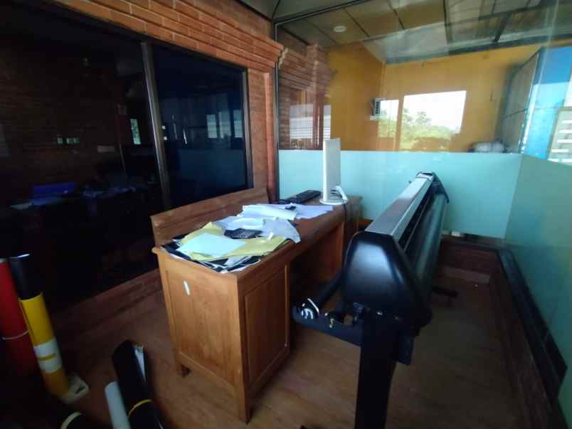 rumah 2 lantai 5 kamar di maguwoharjo sleman