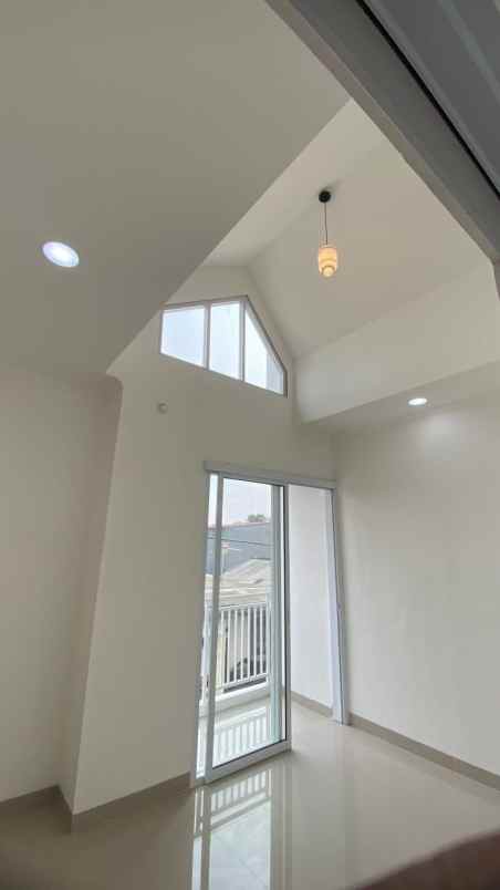 rumah 2 lantai didepok dekat alun alun dkota depok