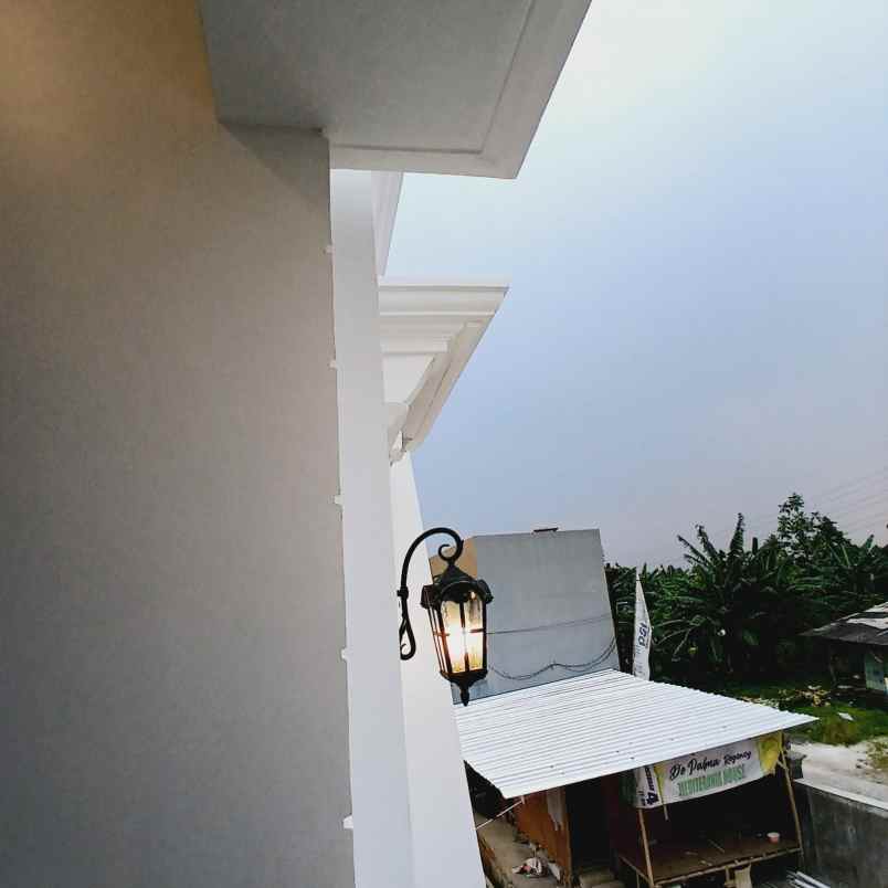 rumah 2 lantai konsep mediterania harga ekstrem