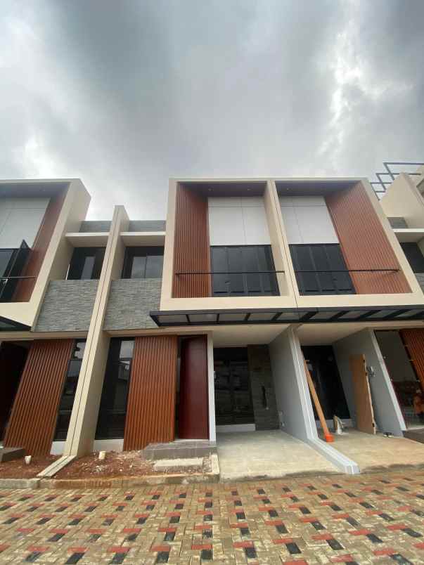 rumah 2 lantai purinusa kembangan jakarta barat