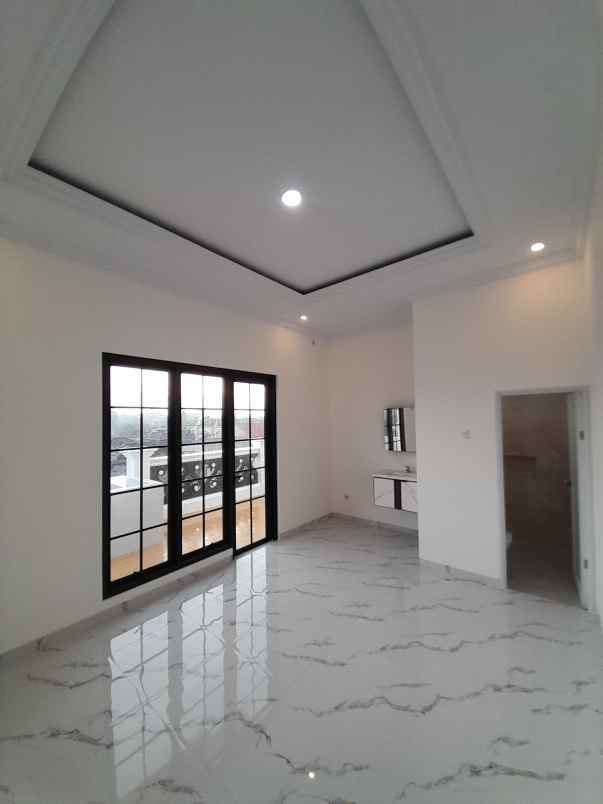 rumah 3 lantai dalam komplek at mampang depok