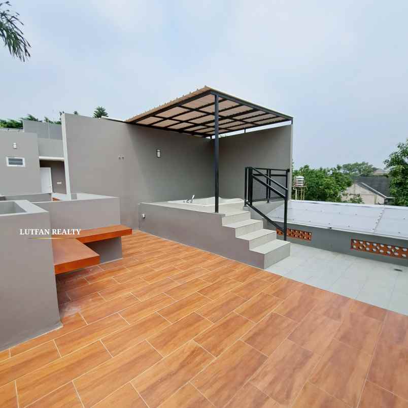 rumah 3 lantai jagakarsa dalam cluster