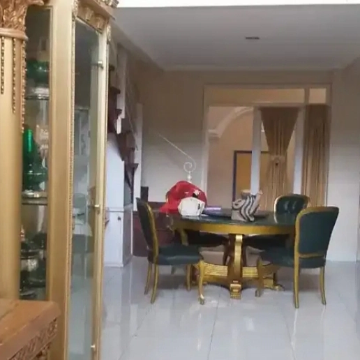 rumah 6 kamar tidur di kalisari cijantung jak tim