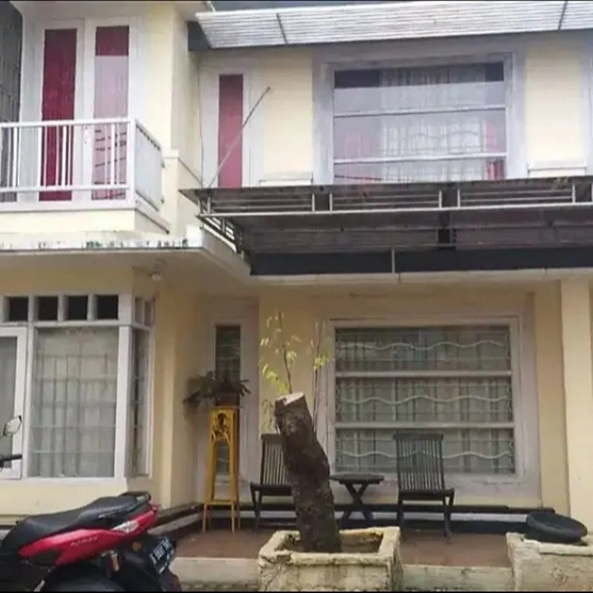 rumah 6 kamar tidur di kalisari cijantung jak tim