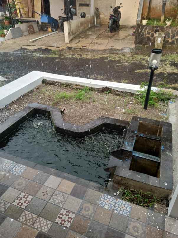 rumah asri tanah luas kawasan sejuk sawangan